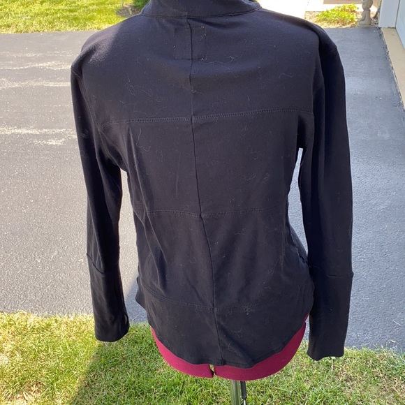 Use athletic jacket - Picture 4 of 7